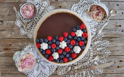 Dolce frolla con crema di formaggio e ganache fondente